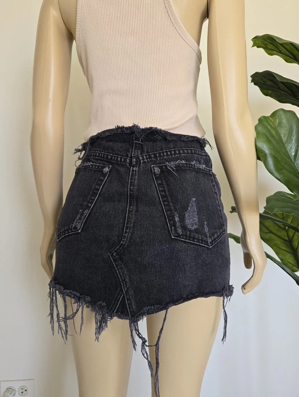Reformation Denim Mini Skirt Black Wash Color Size 27 Women's